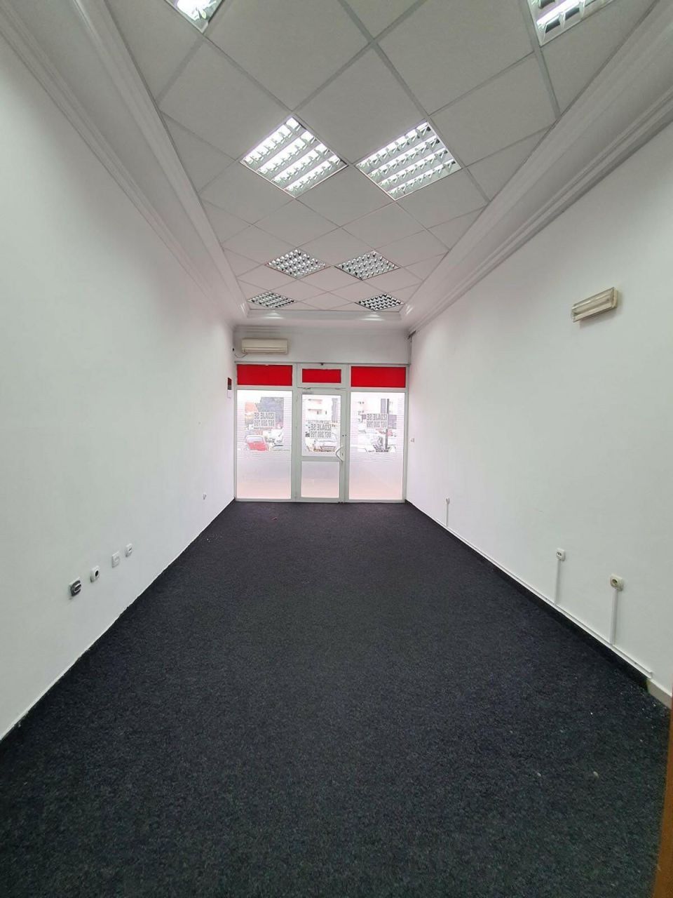 Офис в Баре, Черногория, 29 м² - фото 1