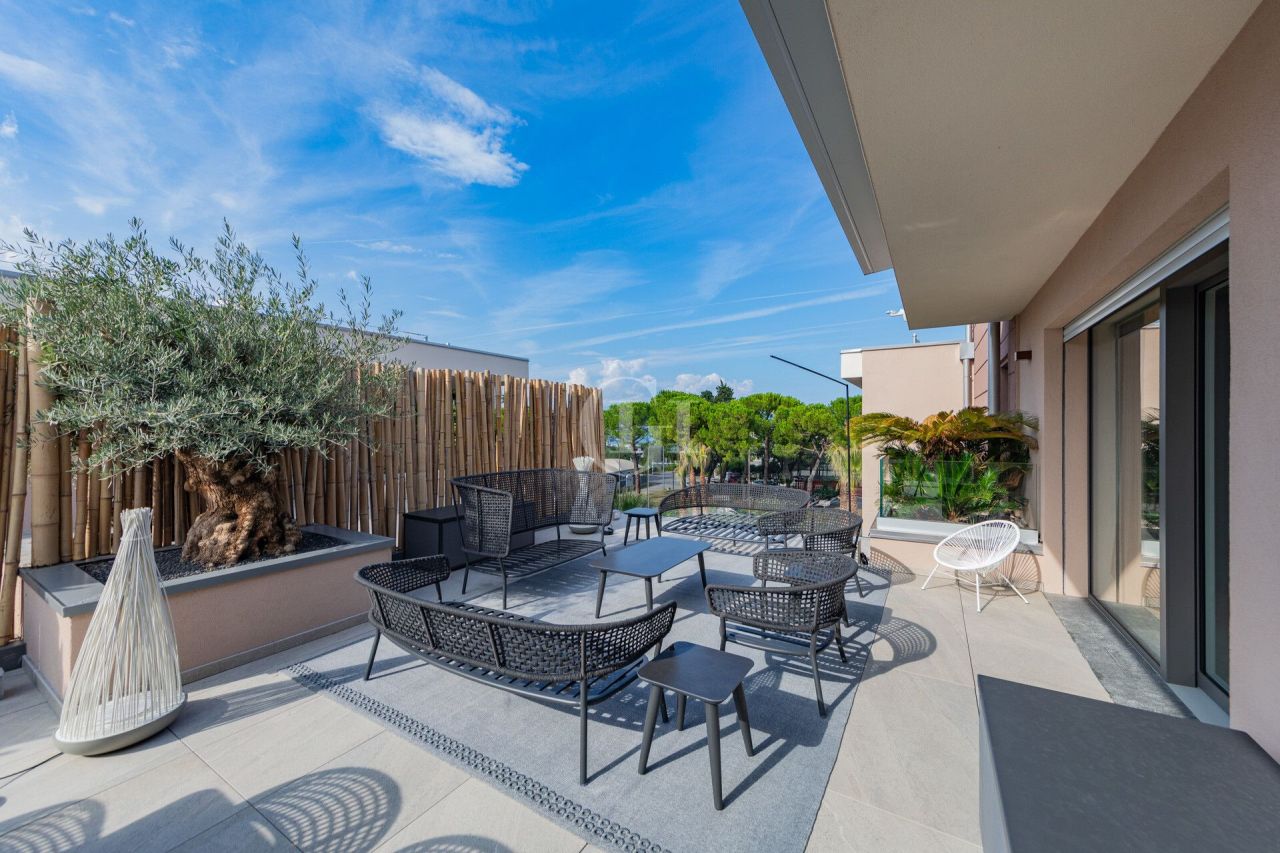 Пентхаус у озера Гарда, Италия, 201 м² - фото 9