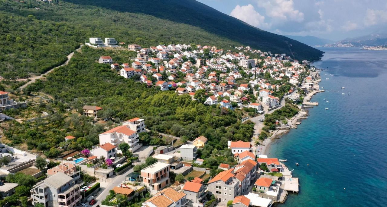 Земля на полуострове Луштица, Черногория, 21 911 м² - фото 2