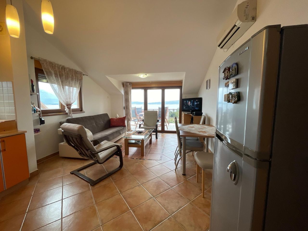 Квартира в Херцег-Нови, Черногория, 85 м² - фото 2