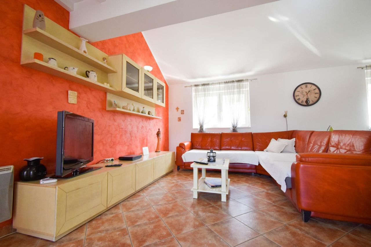 Квартира в Доброте, Черногория, 102 м² - фото 2