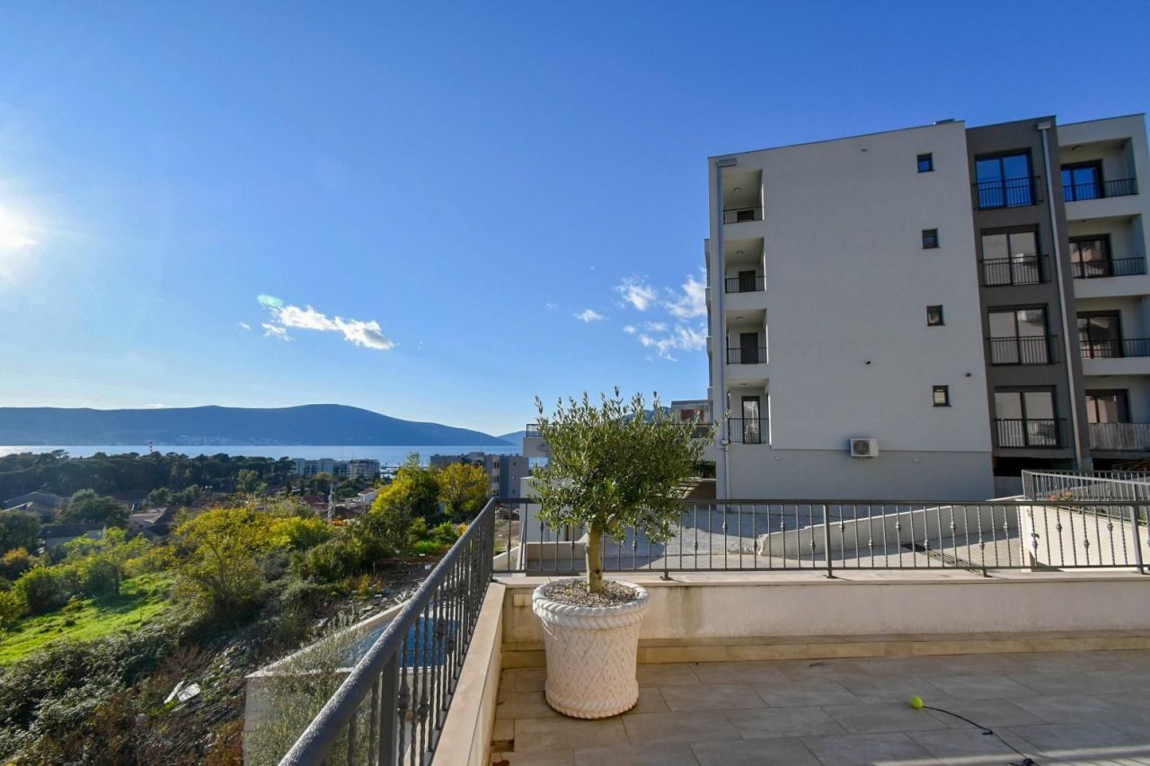 Квартира в Тивате, Черногория, 116 м² - фото 2