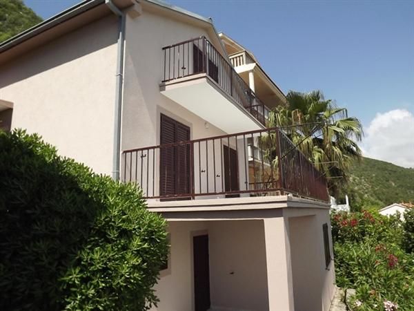 Дом в Игало, Черногория, 174 м² - фото 2