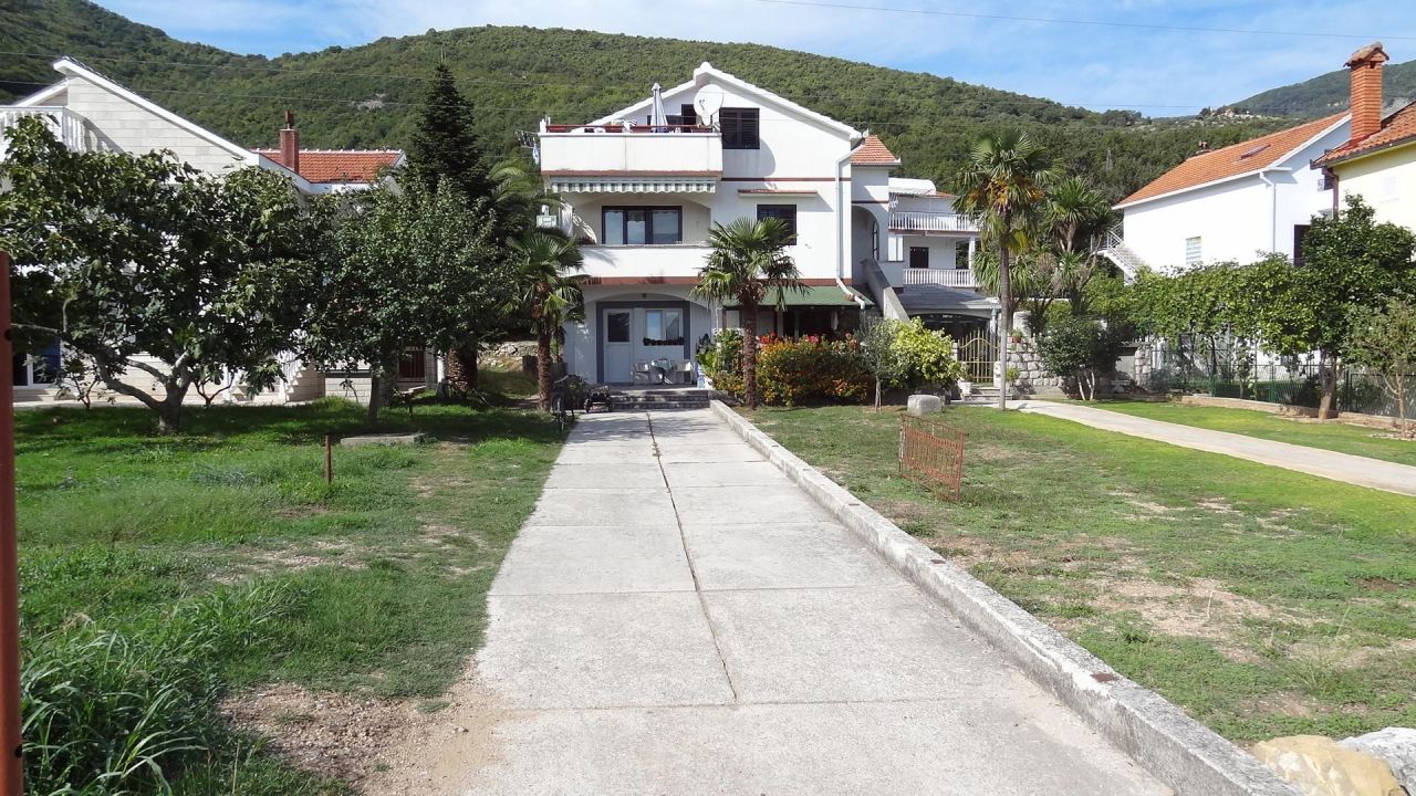Дом в Херцег-Нови, Черногория, 214 м² - фото 1