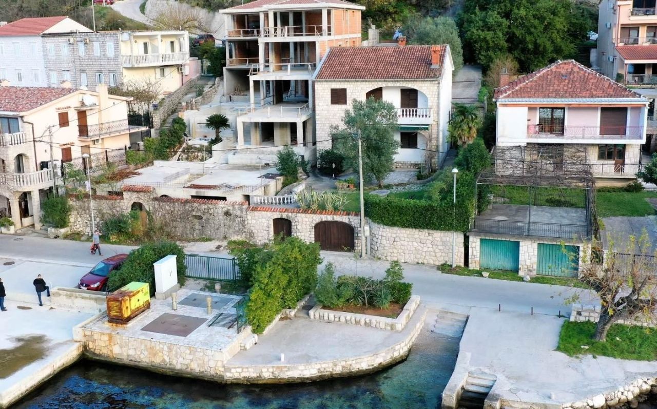 Дом в Доброте, Черногория, 175 м² - фото 3