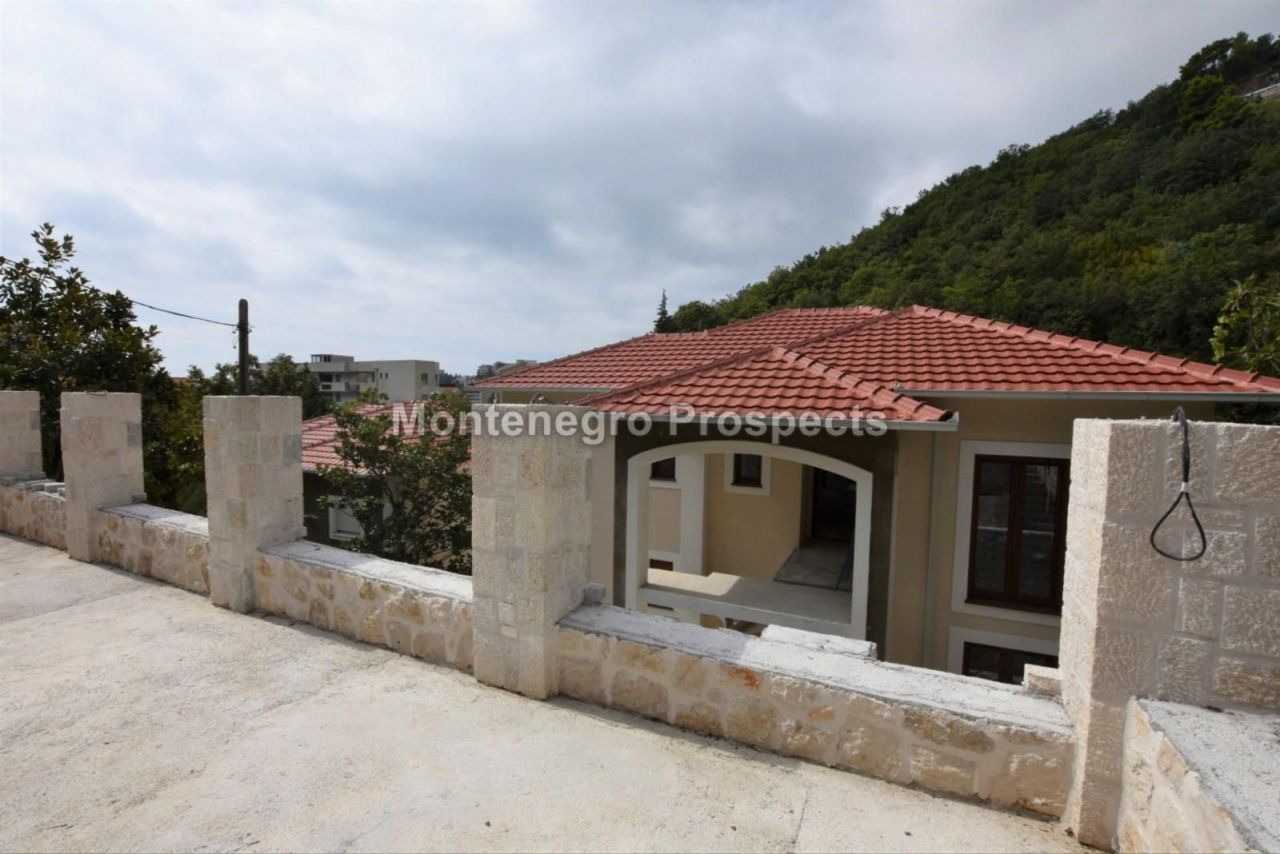 Дом в Бечичи, Черногория, 470 м² - фото 3