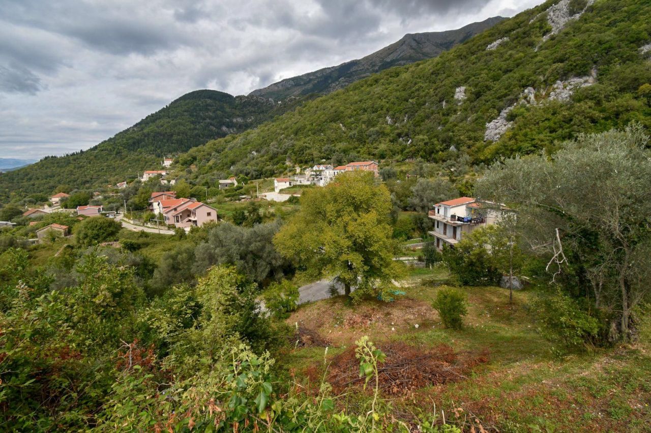 Земля в Которе, Черногория, 2 100 м² - фото 4