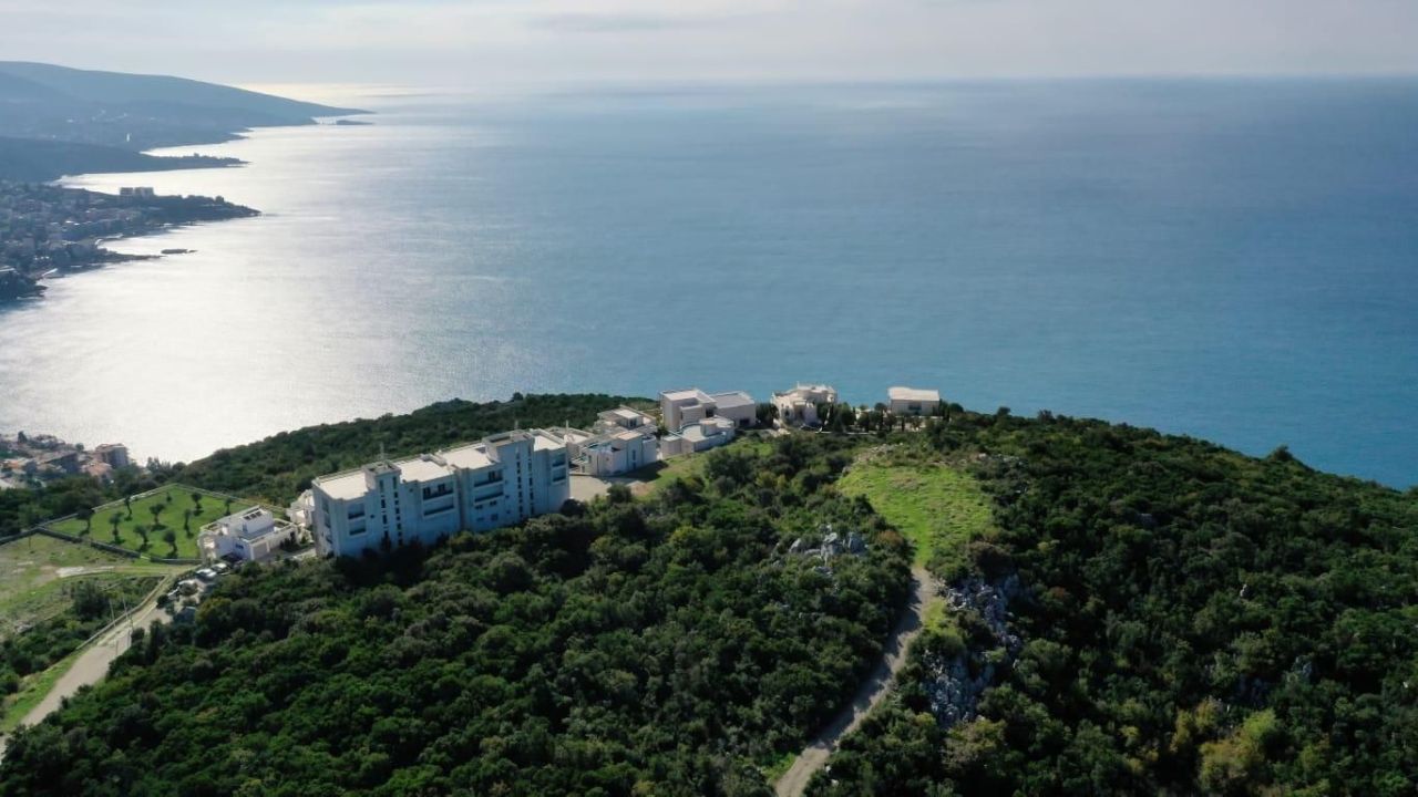 Земля в Добра Воде, Черногория, 6 699 м² - фото 5