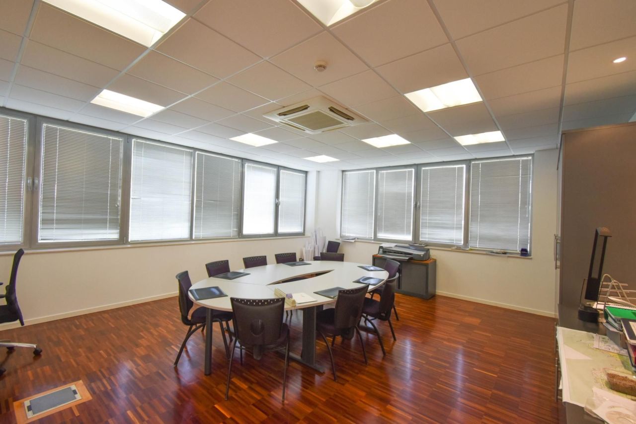 Офис в Ластве, Черногория, 1 114 м² - фото 6