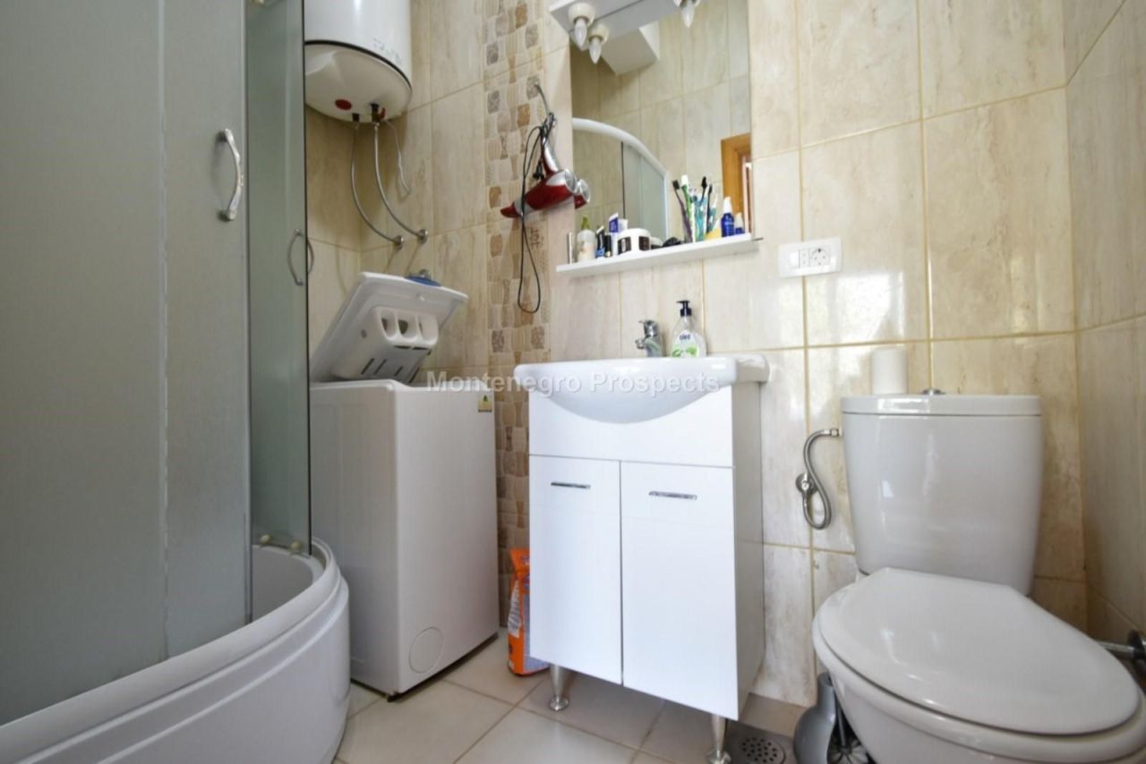 Дом в Тивате, Черногория, 247 м² - фото 8