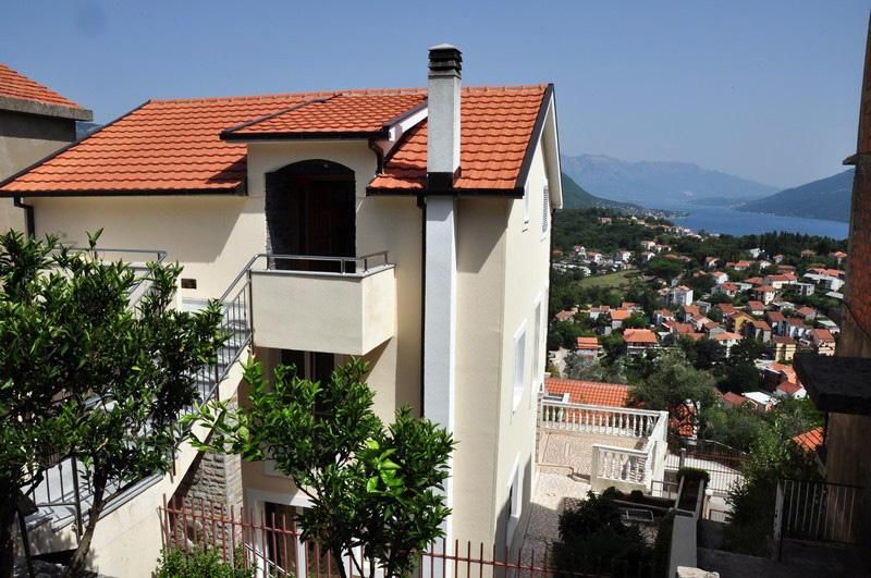 Дом в Херцег-Нови, Черногория, 206 м² - фото 9