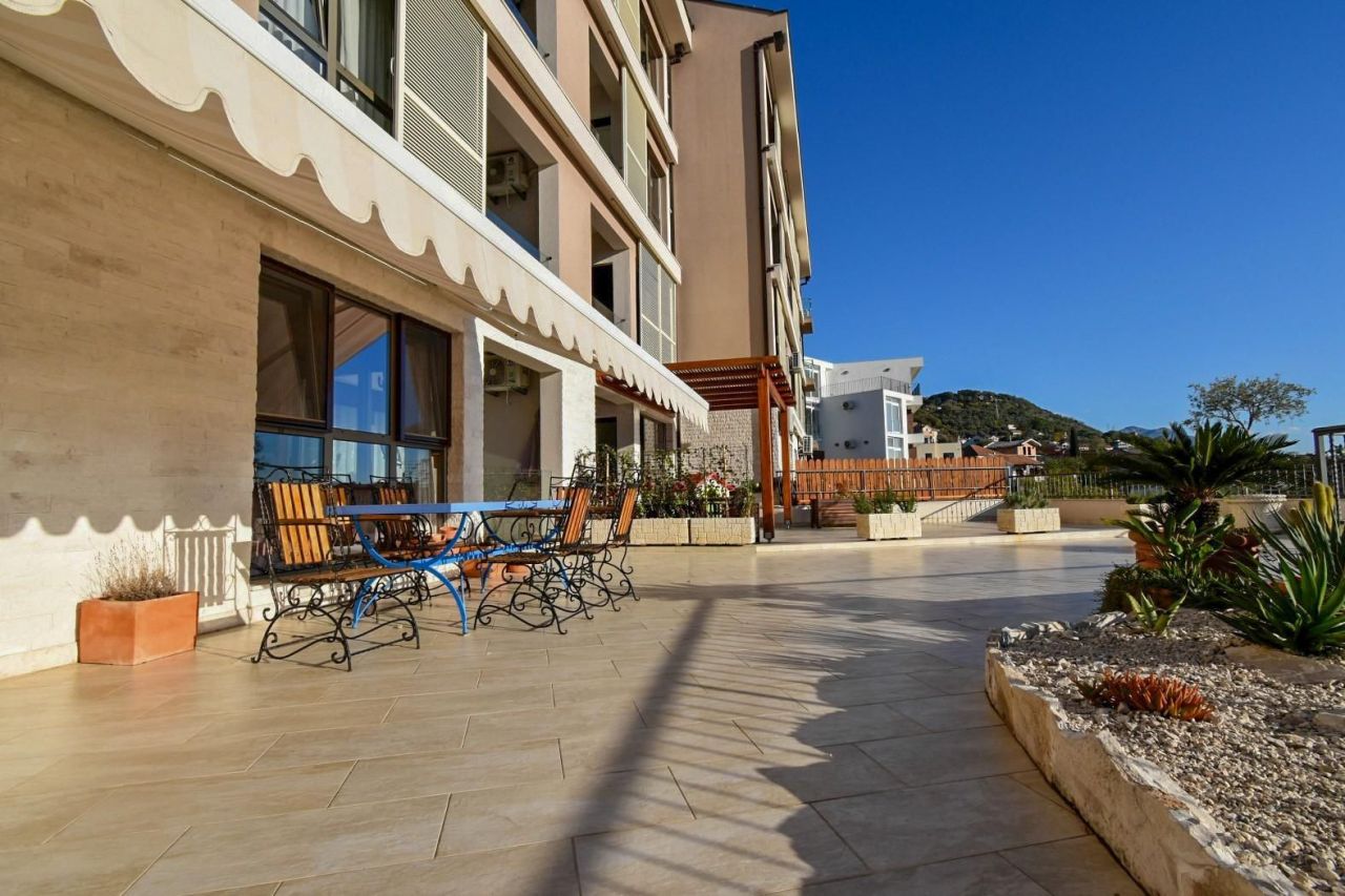 Квартира в Тивате, Черногория, 116 м² - фото 15