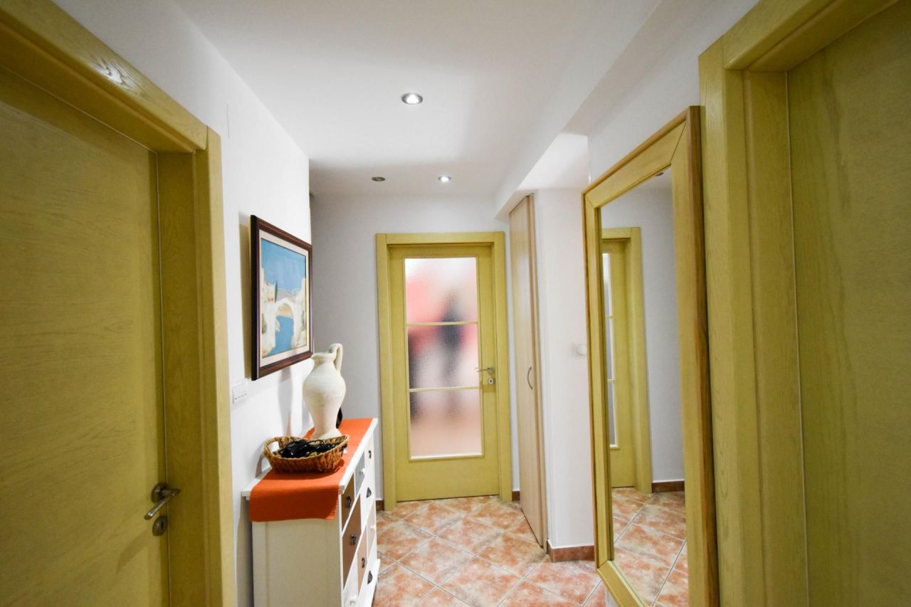 Квартира в Доброте, Черногория, 102 м² - фото 16