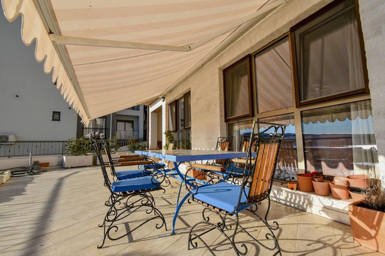 Квартира в Тивате, Черногория, 116 м² - фото 17