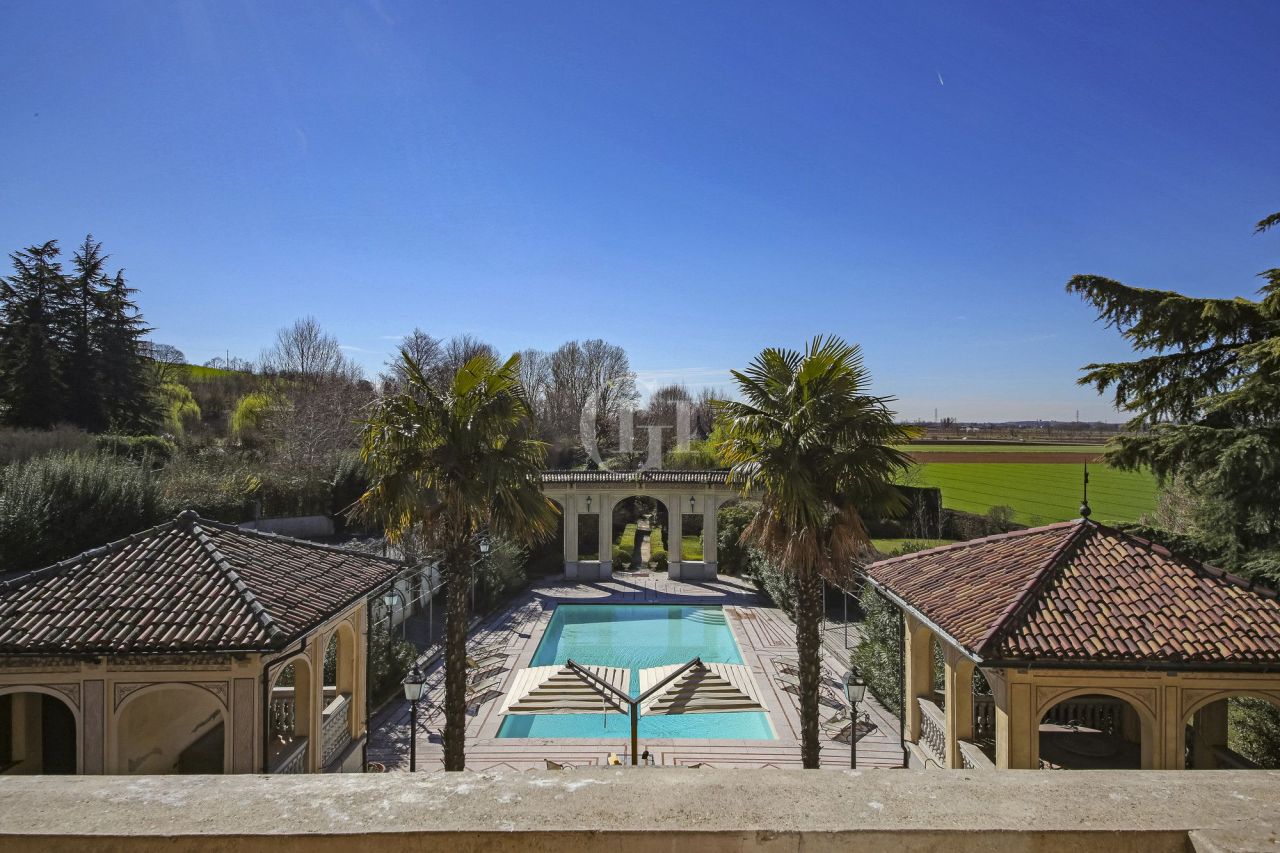 Вилла у озера Гарда, Италия, 2 913 м² - фото 17