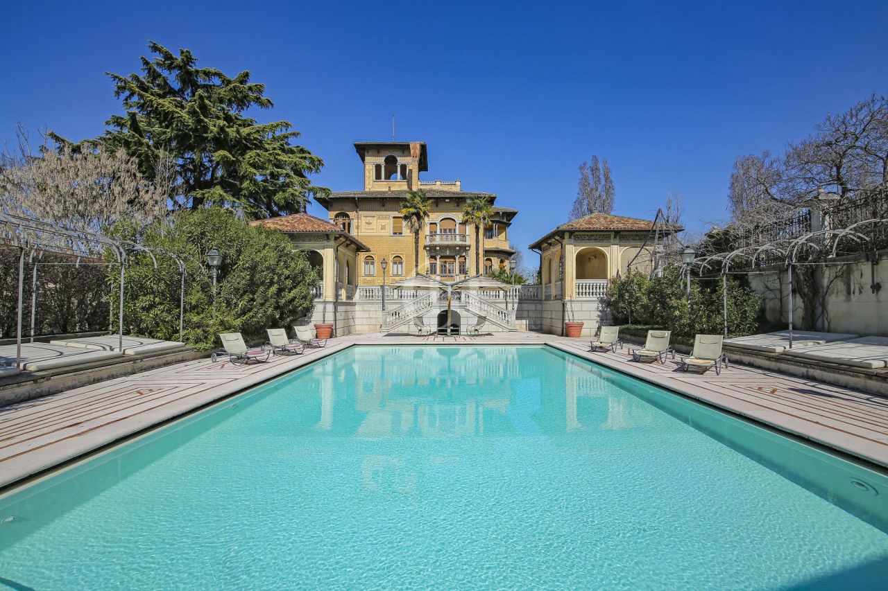 Вилла у озера Гарда, Италия, 2 913 м² - фото 16