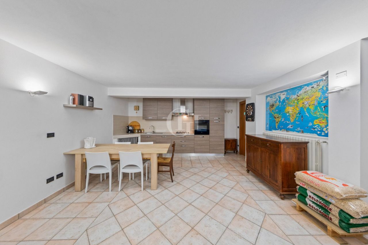 Вилла у озера Гарда, Италия, 168 м² - фото 15