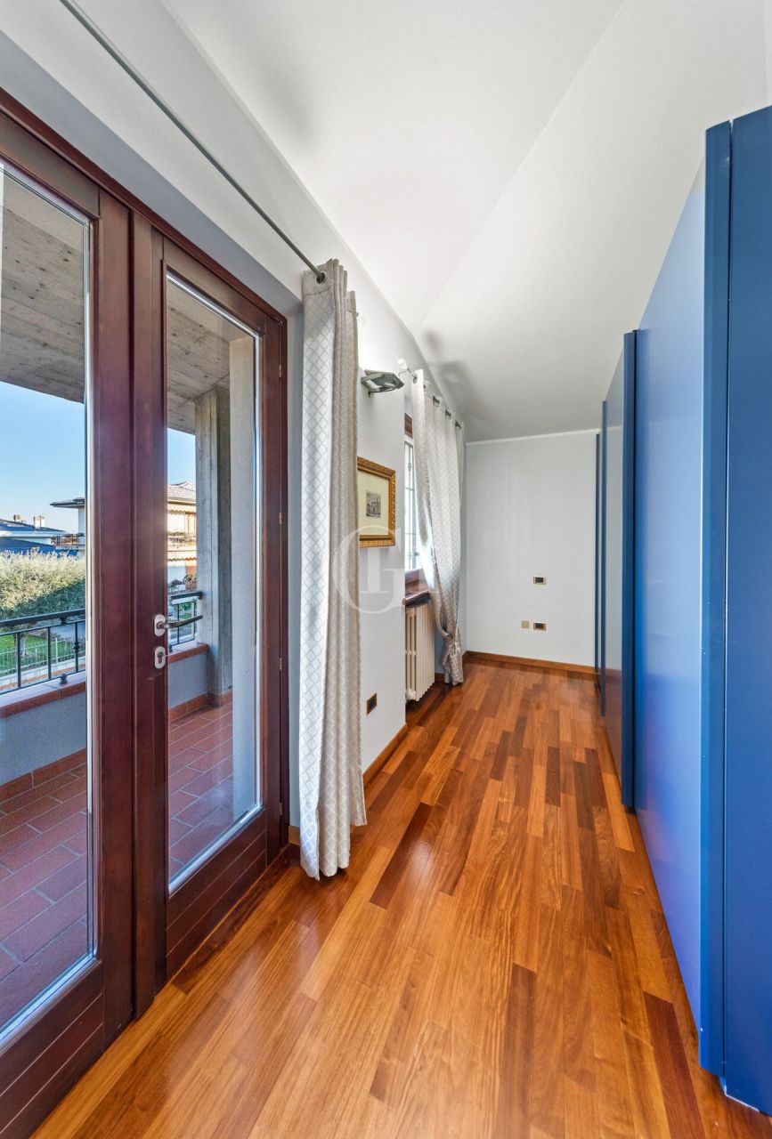 Вилла у озера Гарда, Италия, 168 м² - фото 12