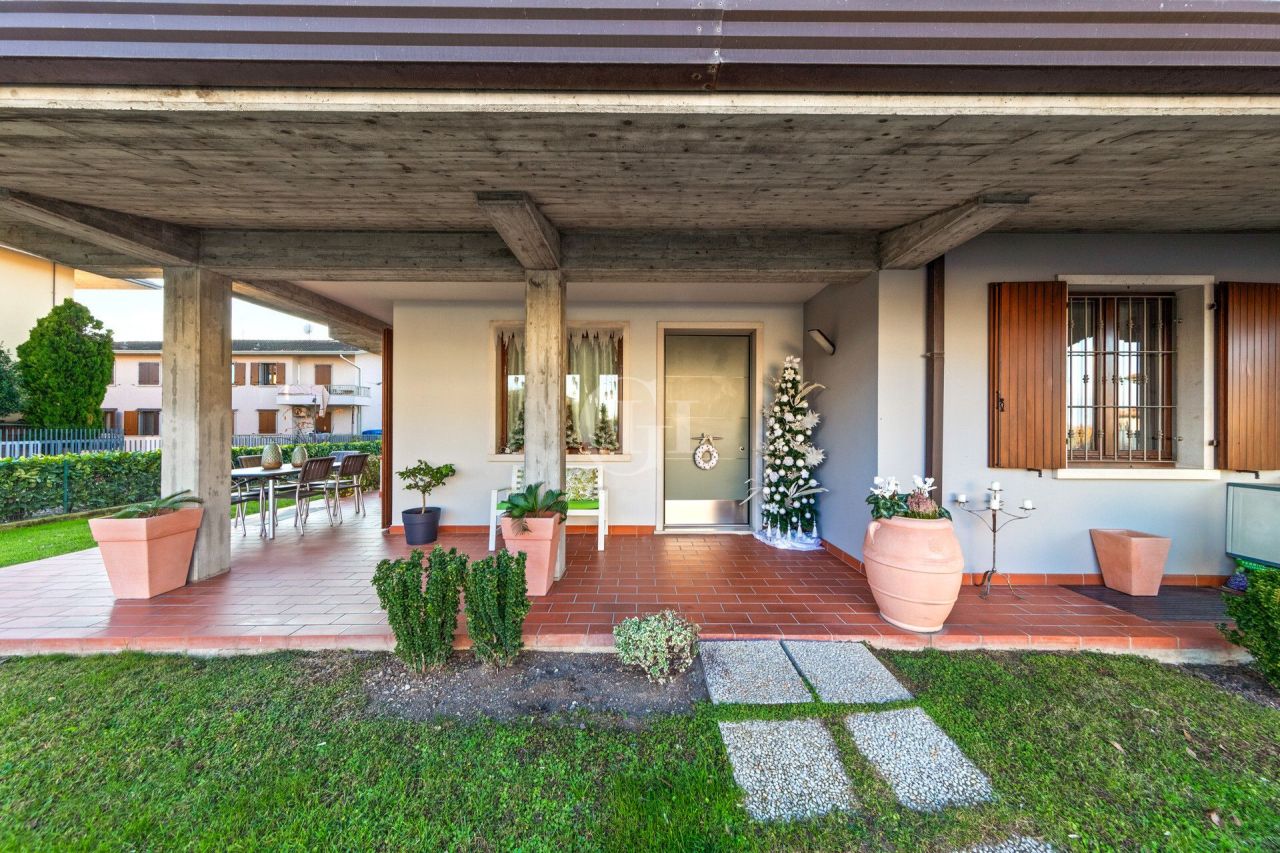 Вилла у озера Гарда, Италия, 168 м² - фото 3