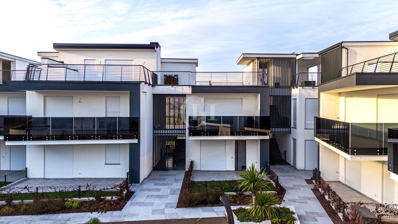 Апартаменты у озера Гарда, Италия, 185 м² - фото 8