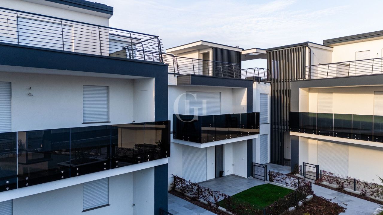 Апартаменты у озера Гарда, Италия, 185 м² - фото 10