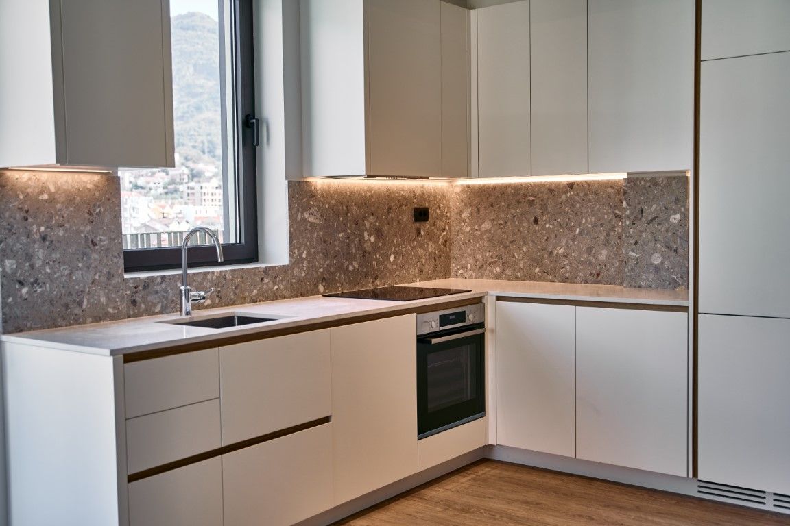 Квартира в Тивате, Черногория, 102 м² - фото 14