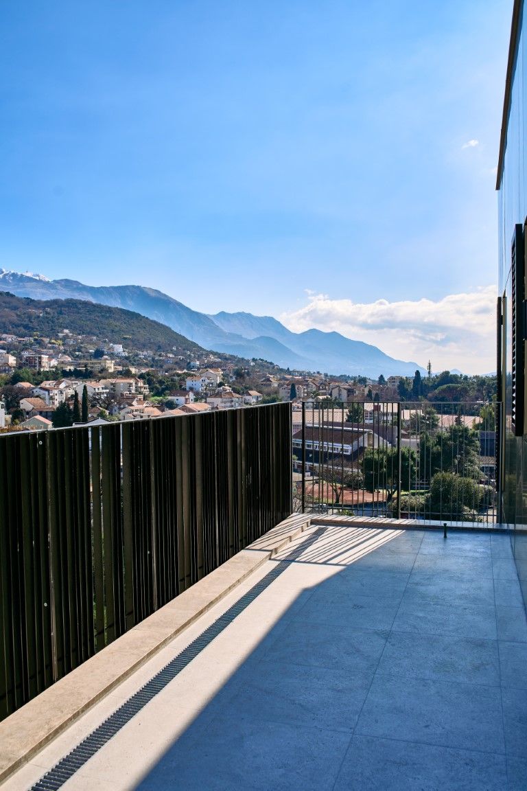 Квартира в Тивате, Черногория, 102 м² - фото 17