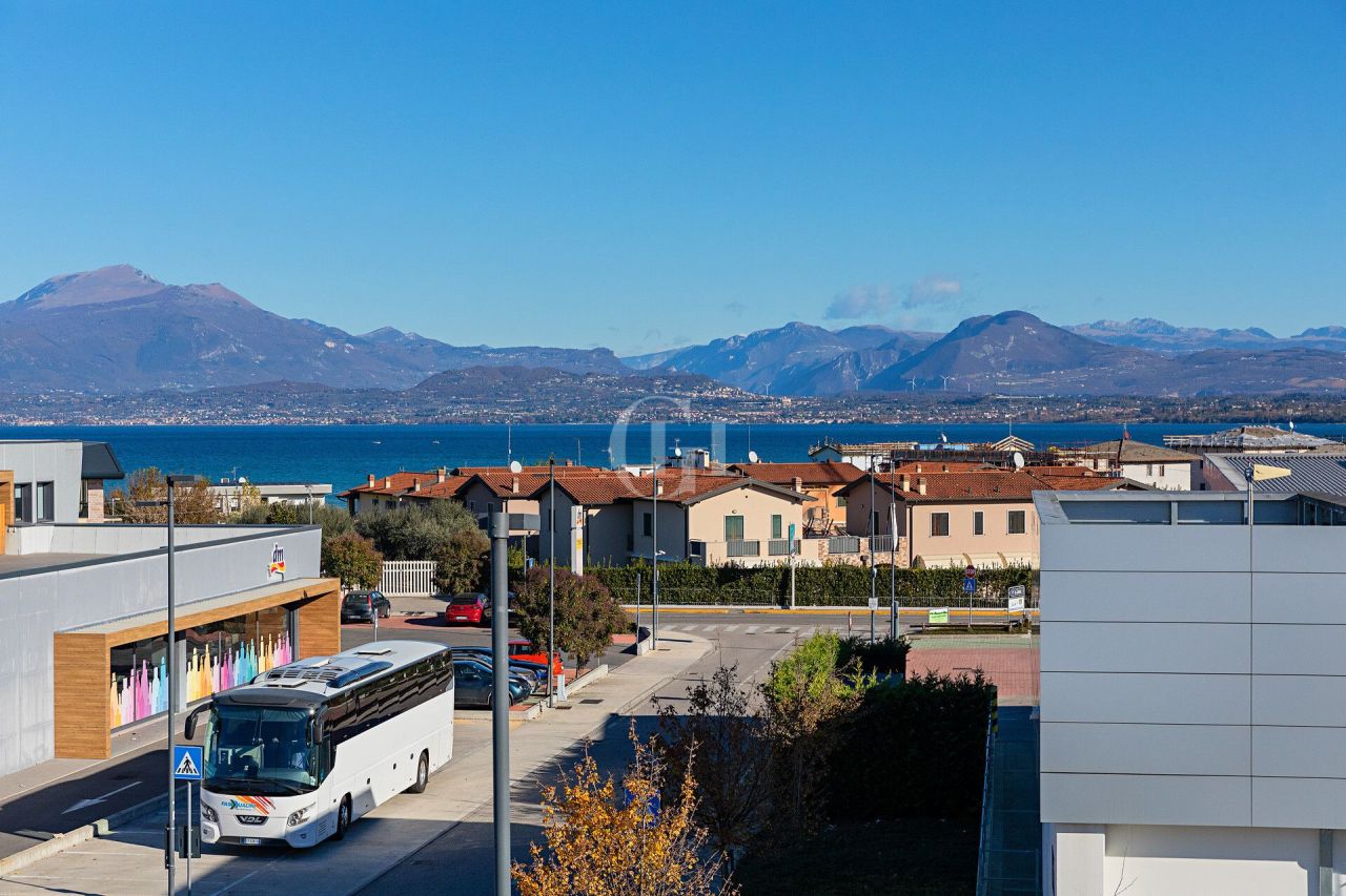 Апартаменты у озера Гарда, Италия, 113 м² - фото 2