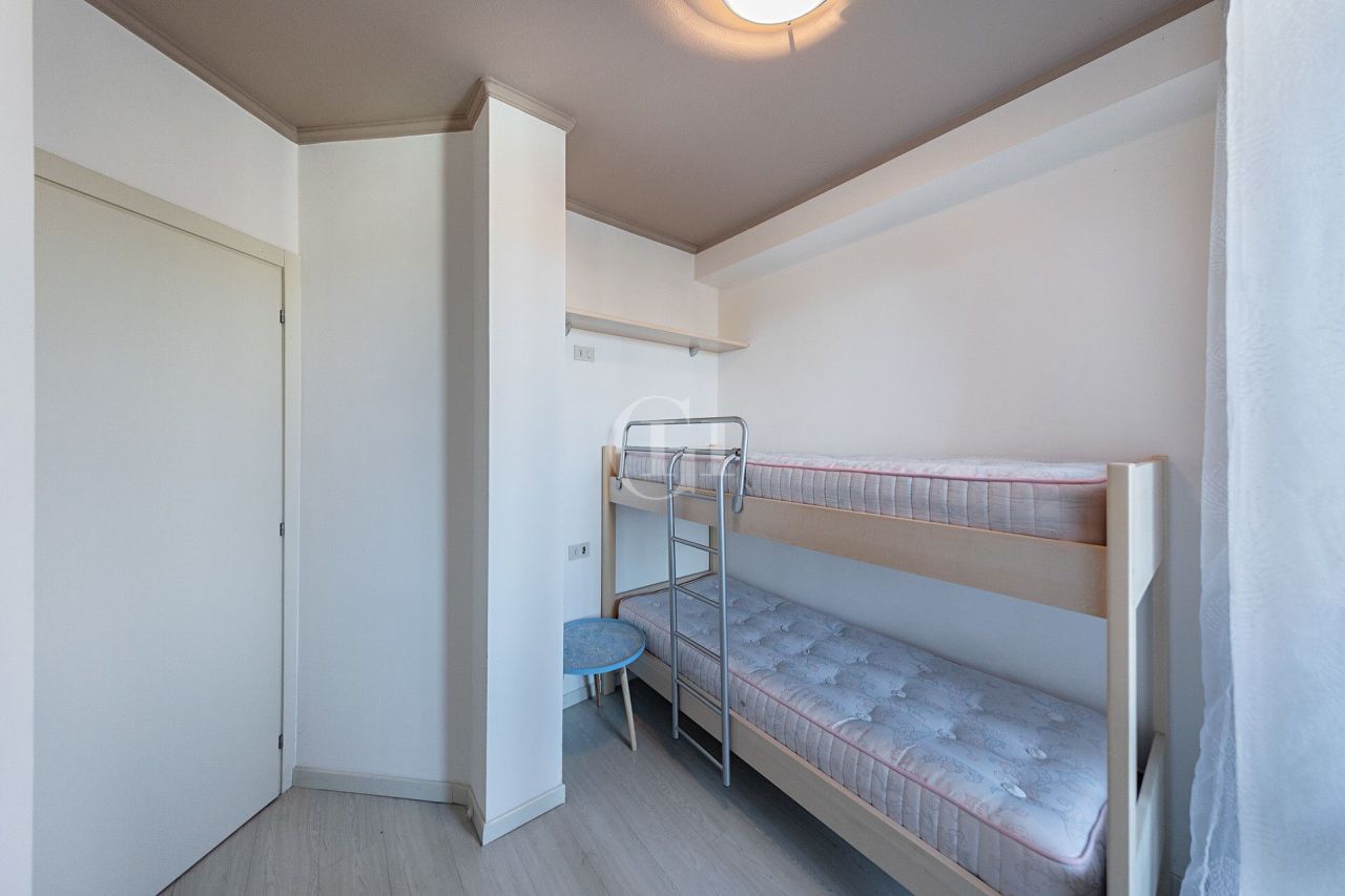 Пентхаус у озера Гарда, Италия, 90 м² - фото 18