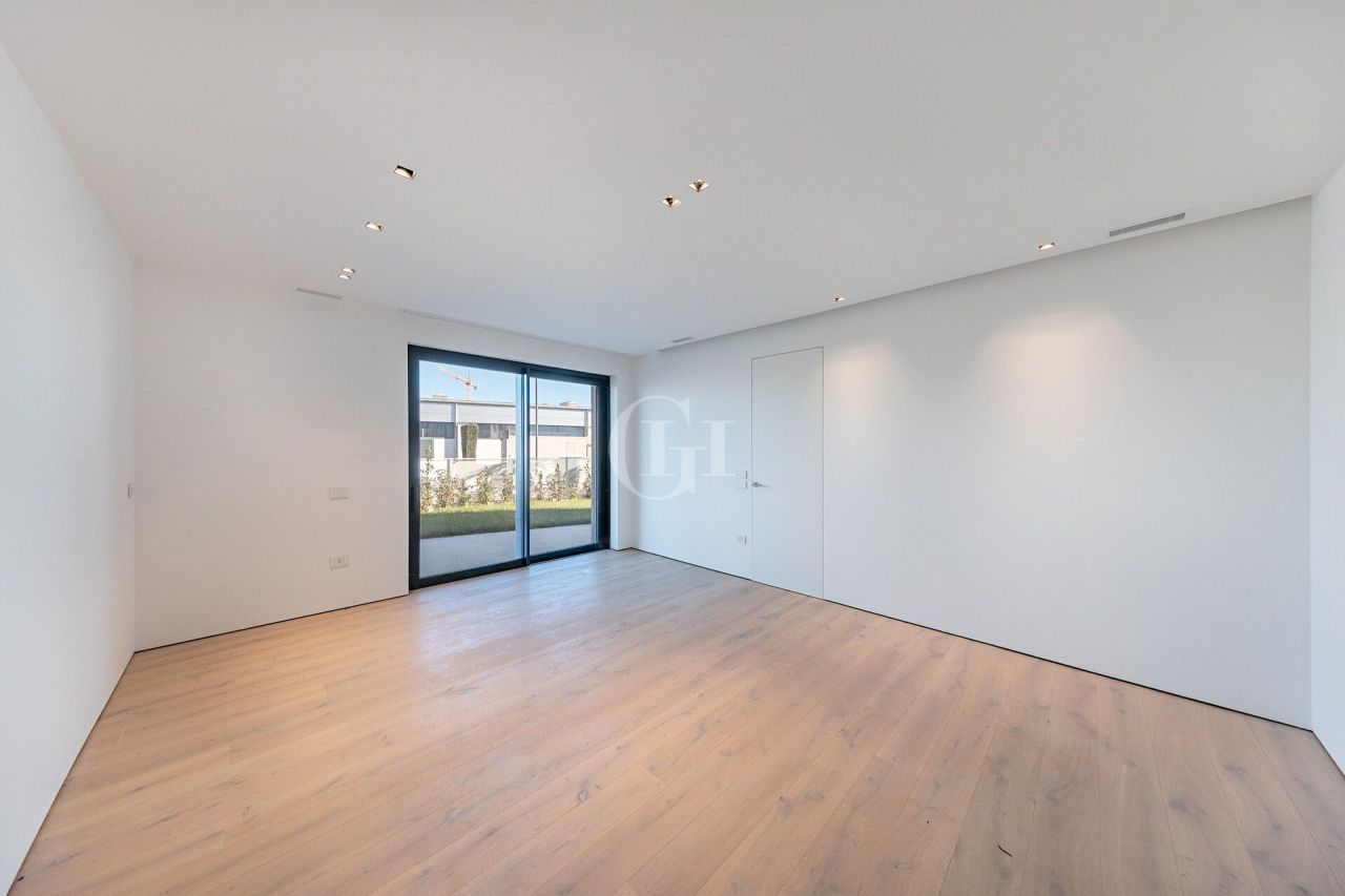 Апартаменты у озера Гарда, Италия, 90 м² - фото 3