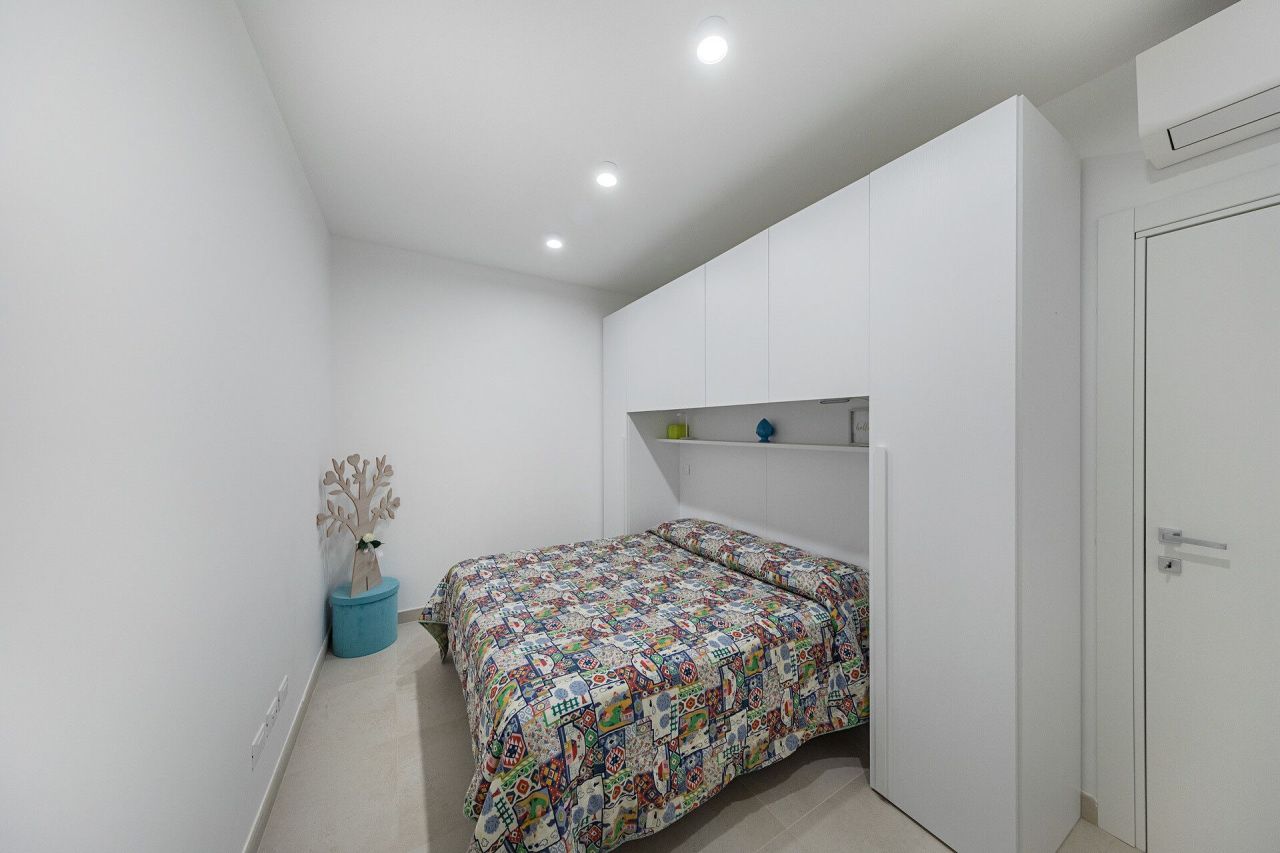 Вилла у озера Гарда, Италия, 150 м² - фото 14