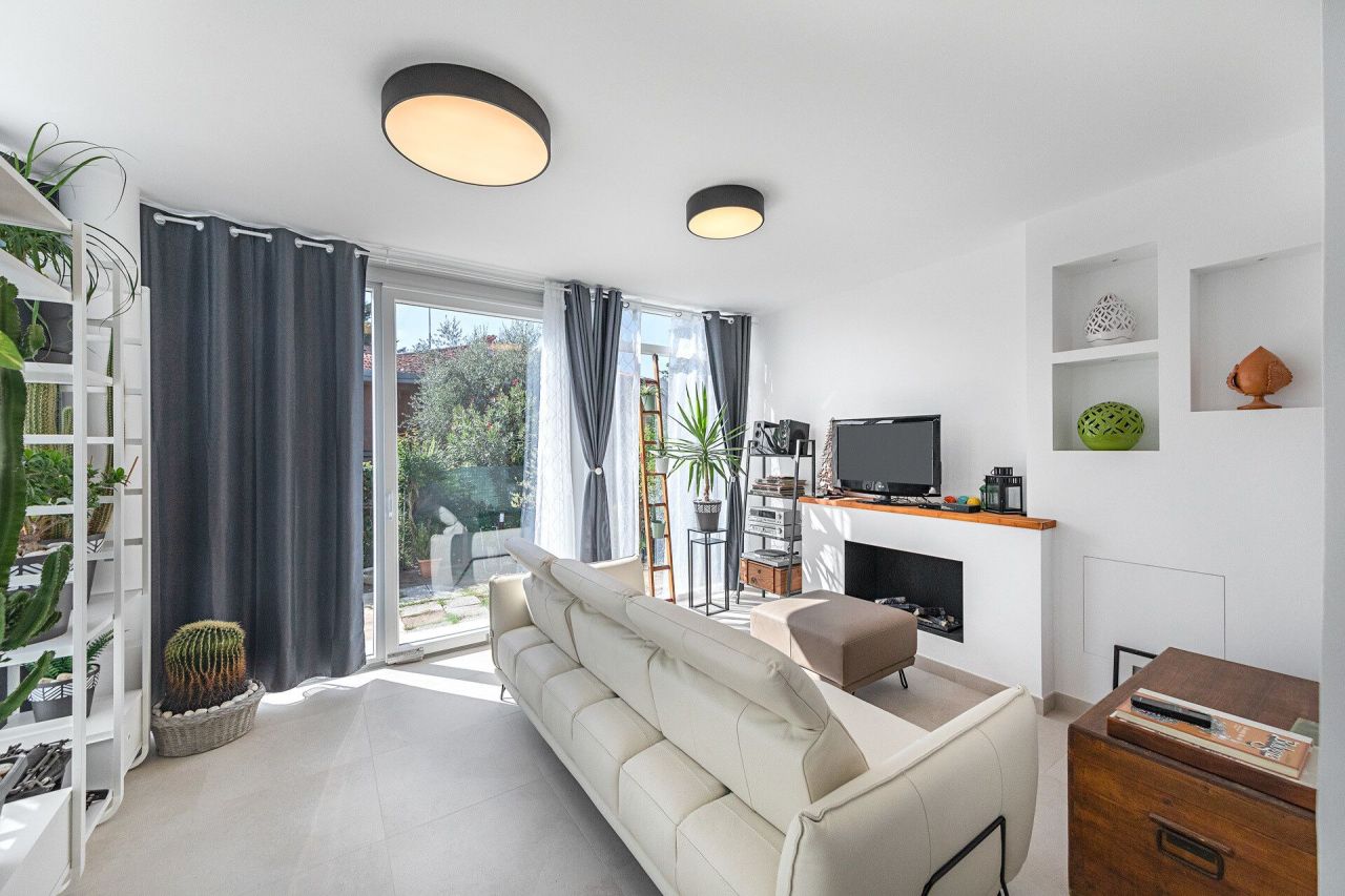 Вилла у озера Гарда, Италия, 150 м² - фото 9