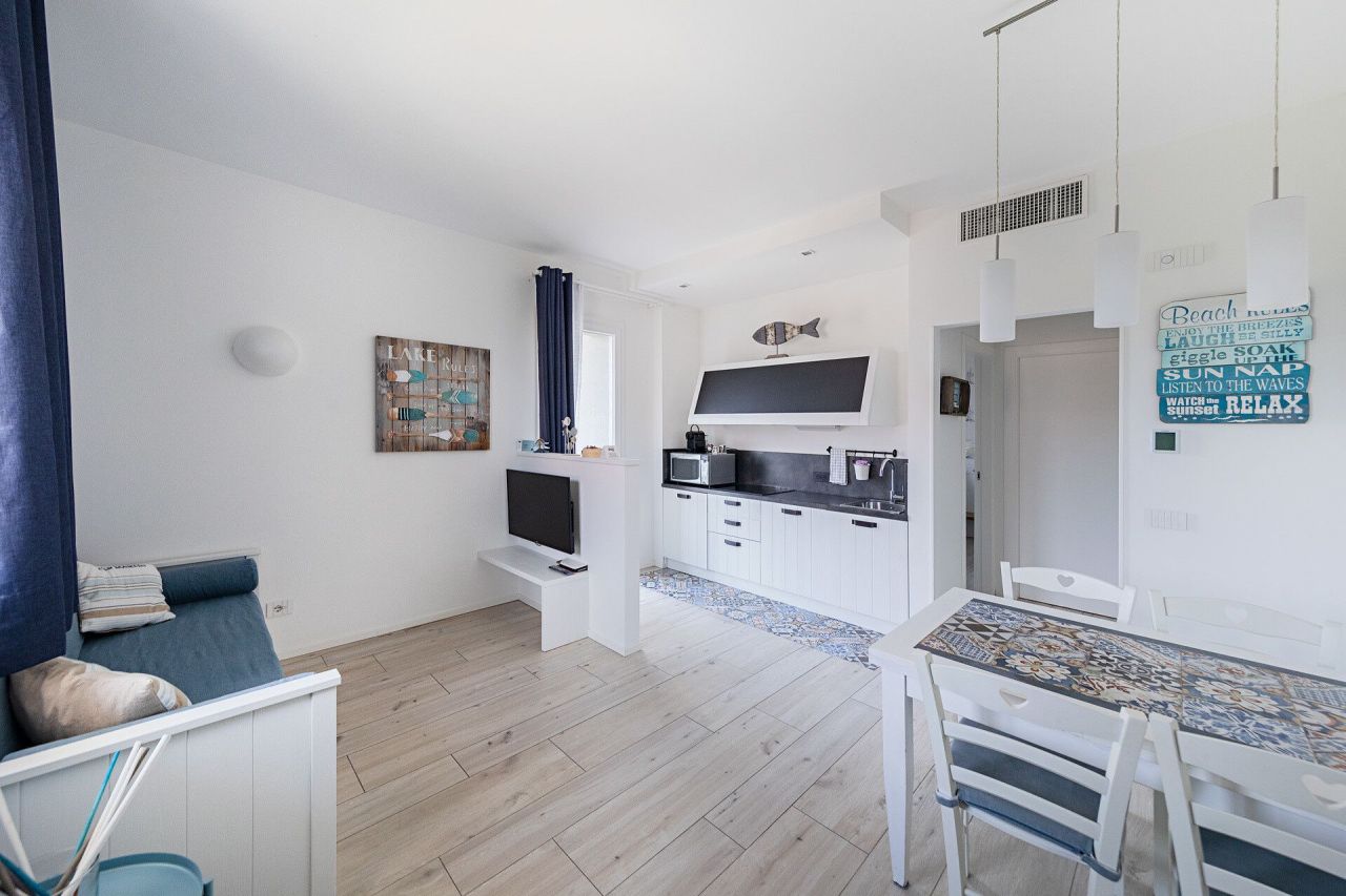 Вилла у озера Гарда, Италия, 360 м² - фото 12