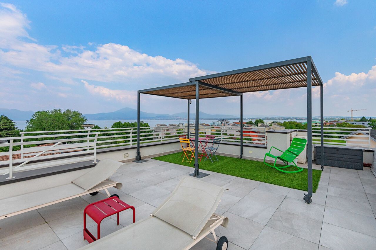 Вилла у озера Гарда, Италия, 360 м² - фото 9