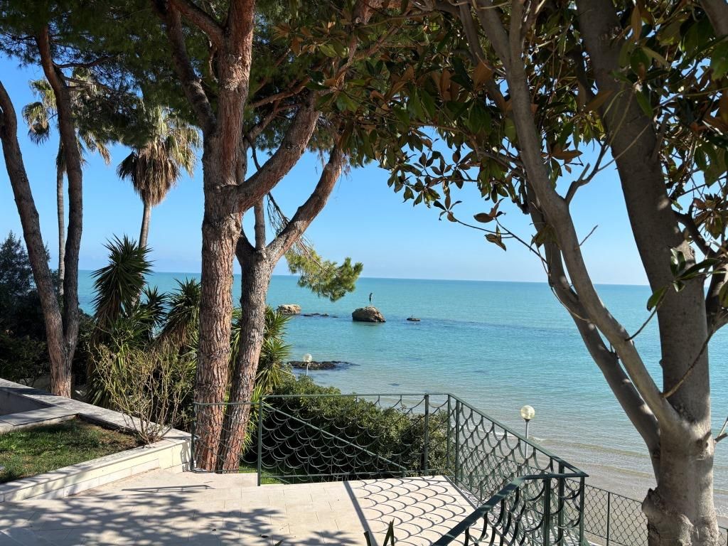 Вилла в Васто, Италия, 223 м² - фото 3