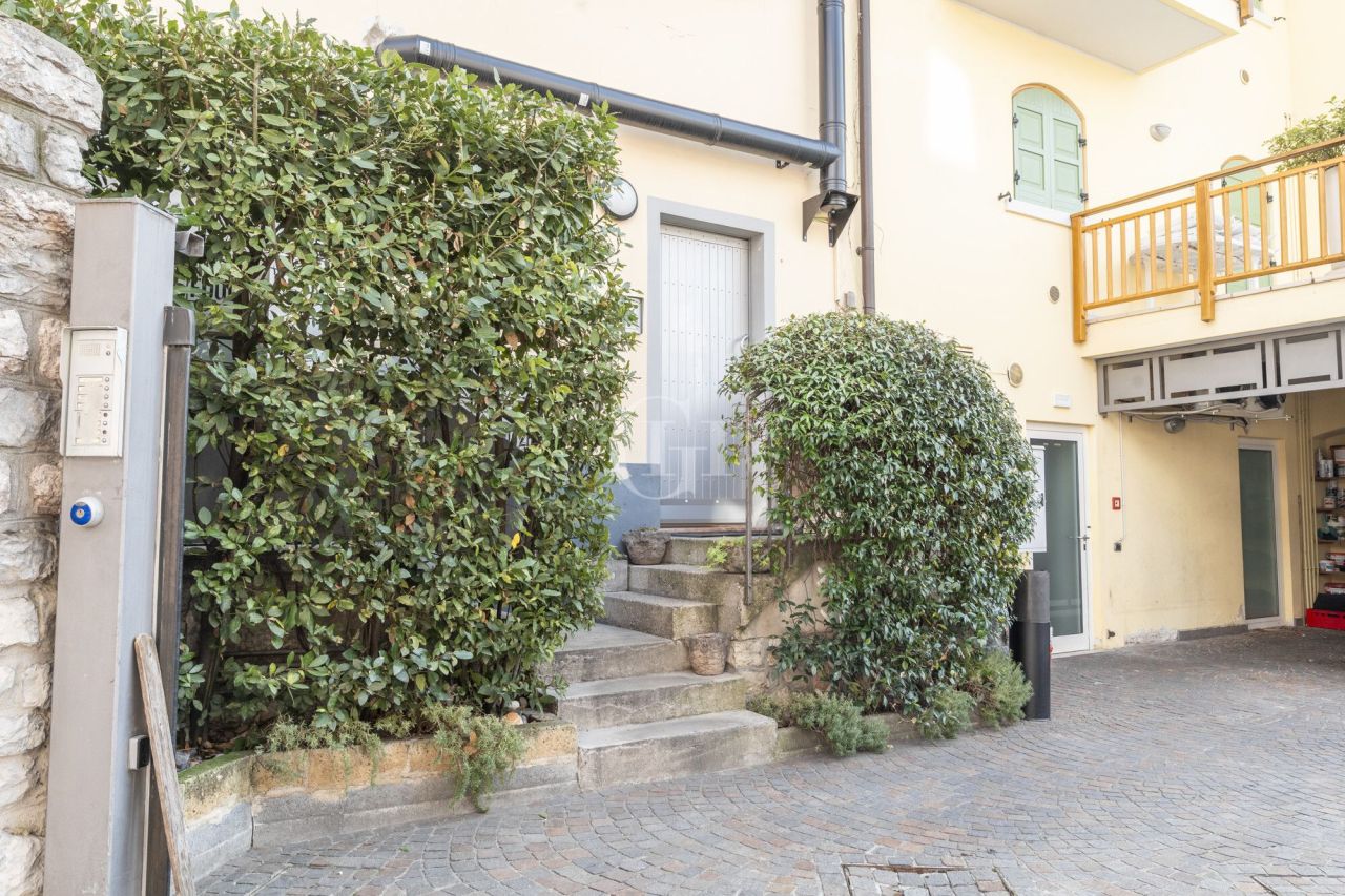 Апартаменты у озера Гарда, Италия, 89 м² - фото 16