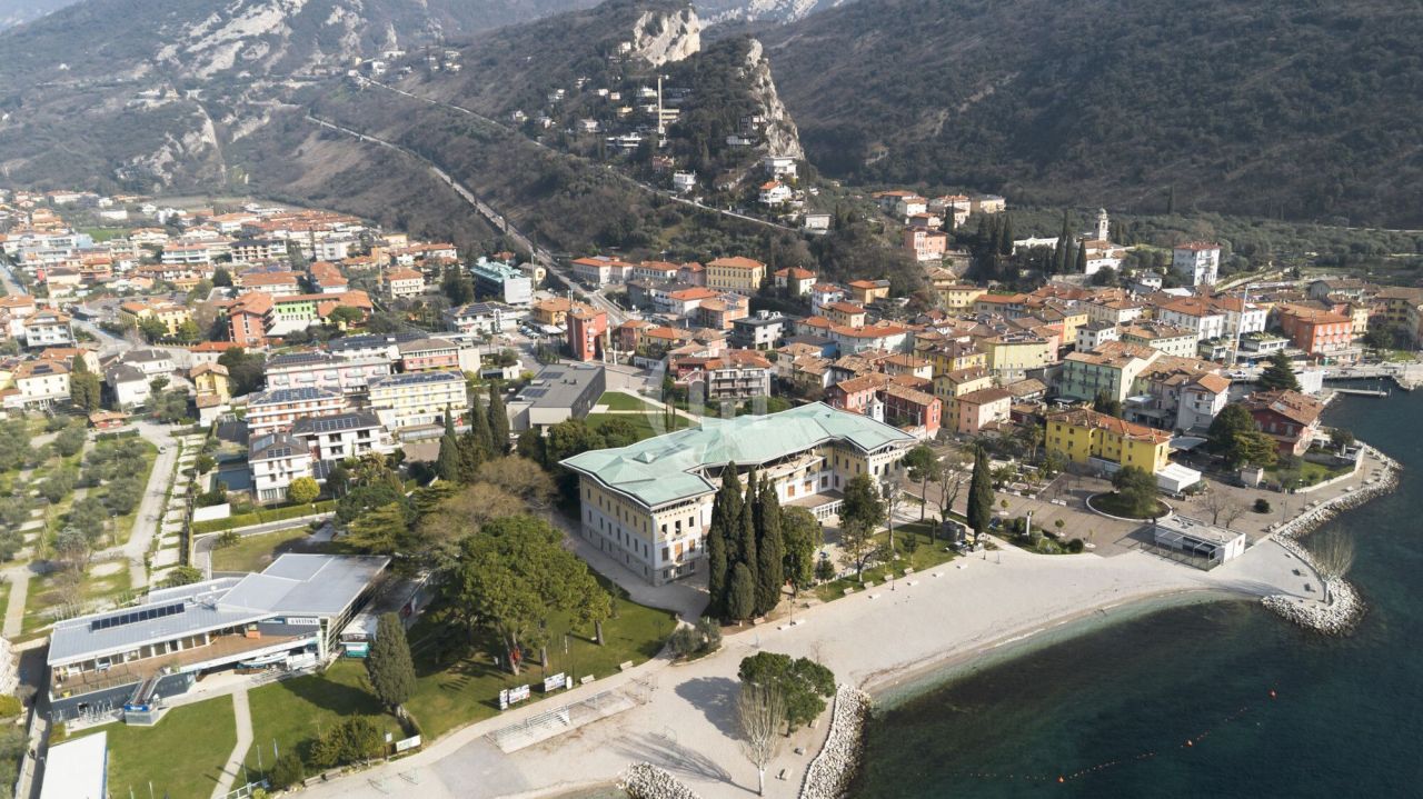 Апартаменты у озера Гарда, Италия, 89 м² - фото 17