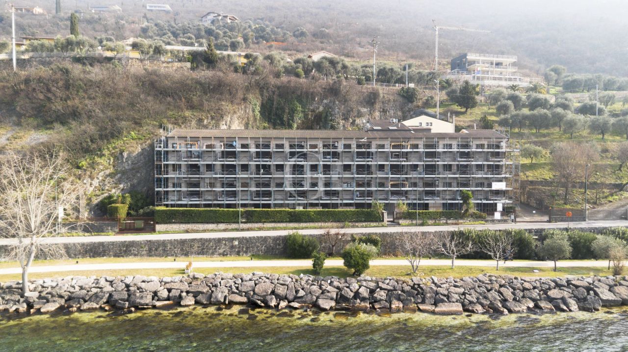 Апартаменты у озера Гарда, Италия, 70 м² - фото 15