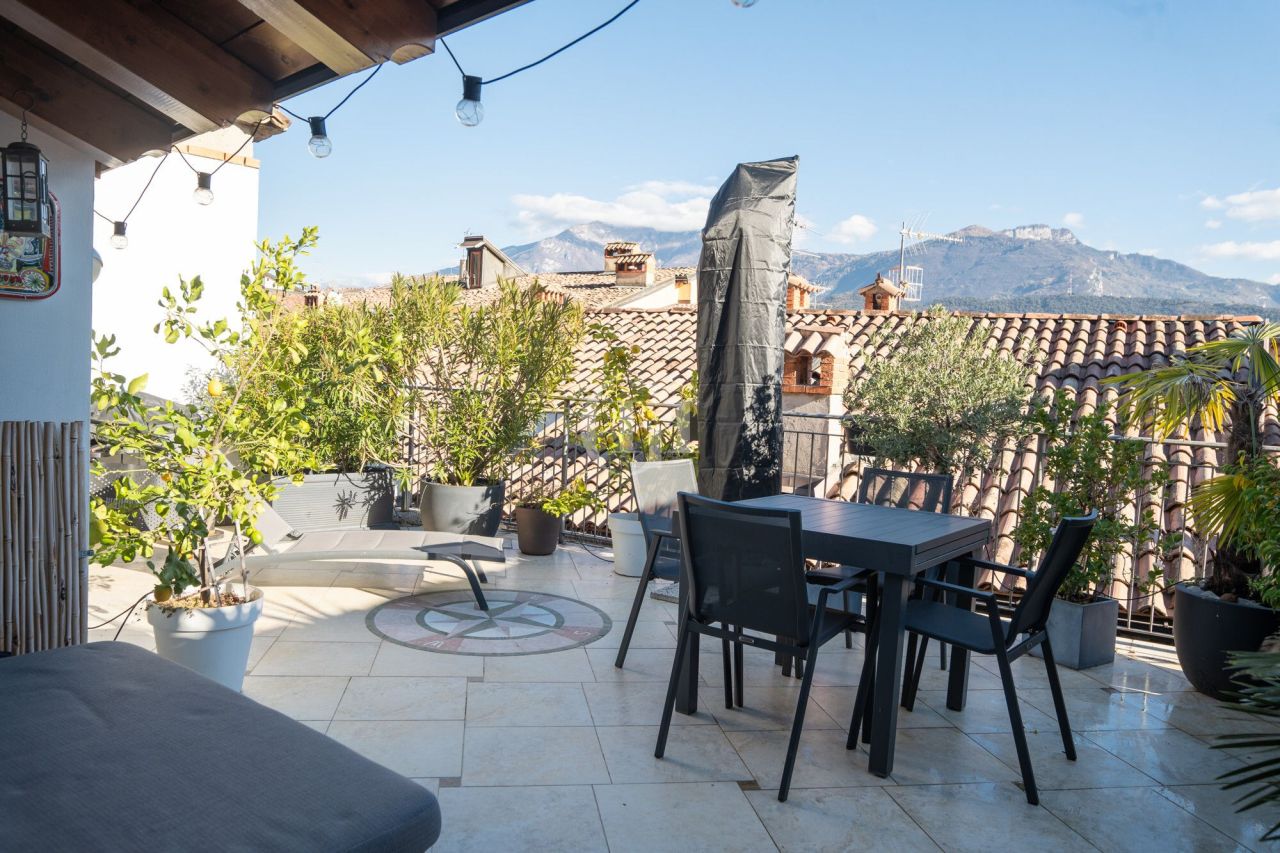 Пентхаус у озера Гарда, Италия, 109 м² - фото 14