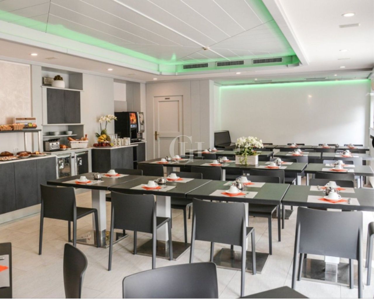 Отель, гостиница у озера Гарда, Италия, 1 400 м² - фото 9