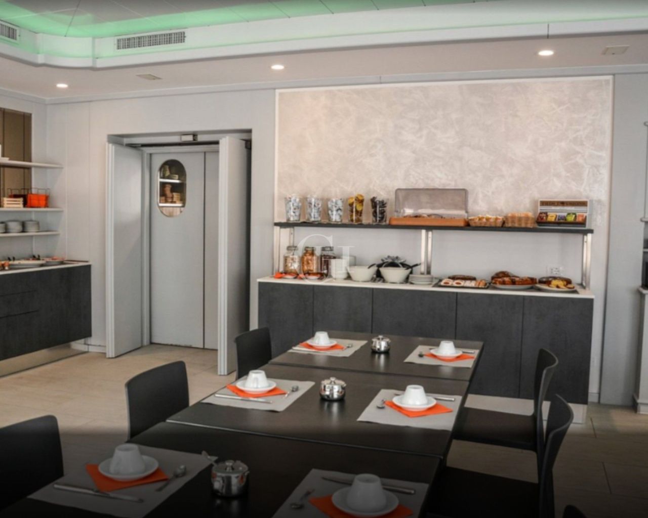 Отель, гостиница у озера Гарда, Италия, 1 400 м² - фото 10