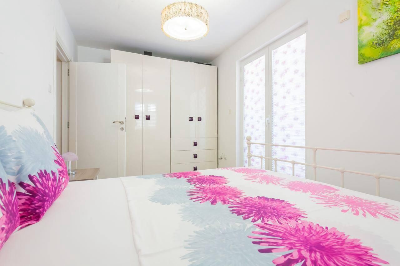 Квартира в Святом Стефане, Черногория, 60 м² - фото 9