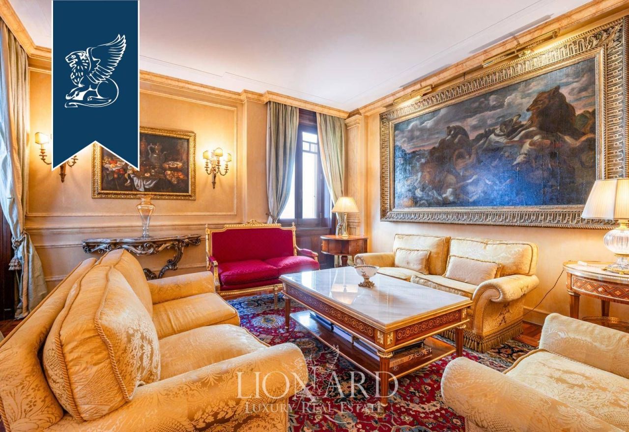 Вилла в Милане, Италия, 500 м² - фото 2