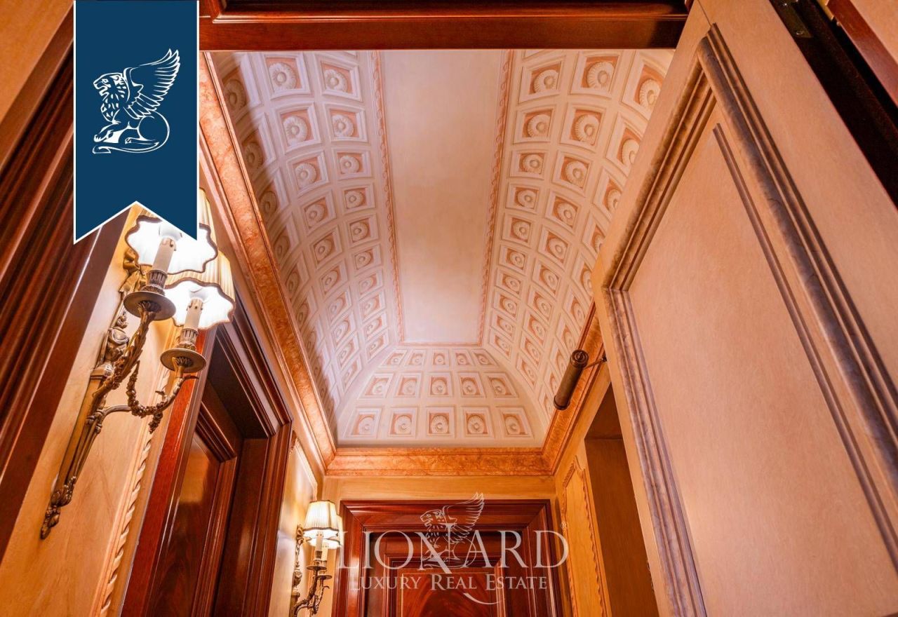 Вилла в Милане, Италия, 500 м² - фото 18