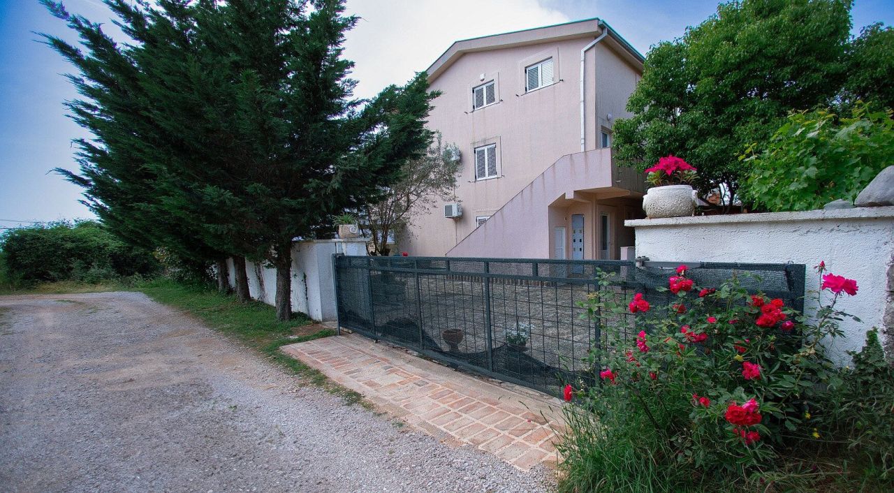 Вилла в Кримовице, Черногория, 300 м² - фото 10