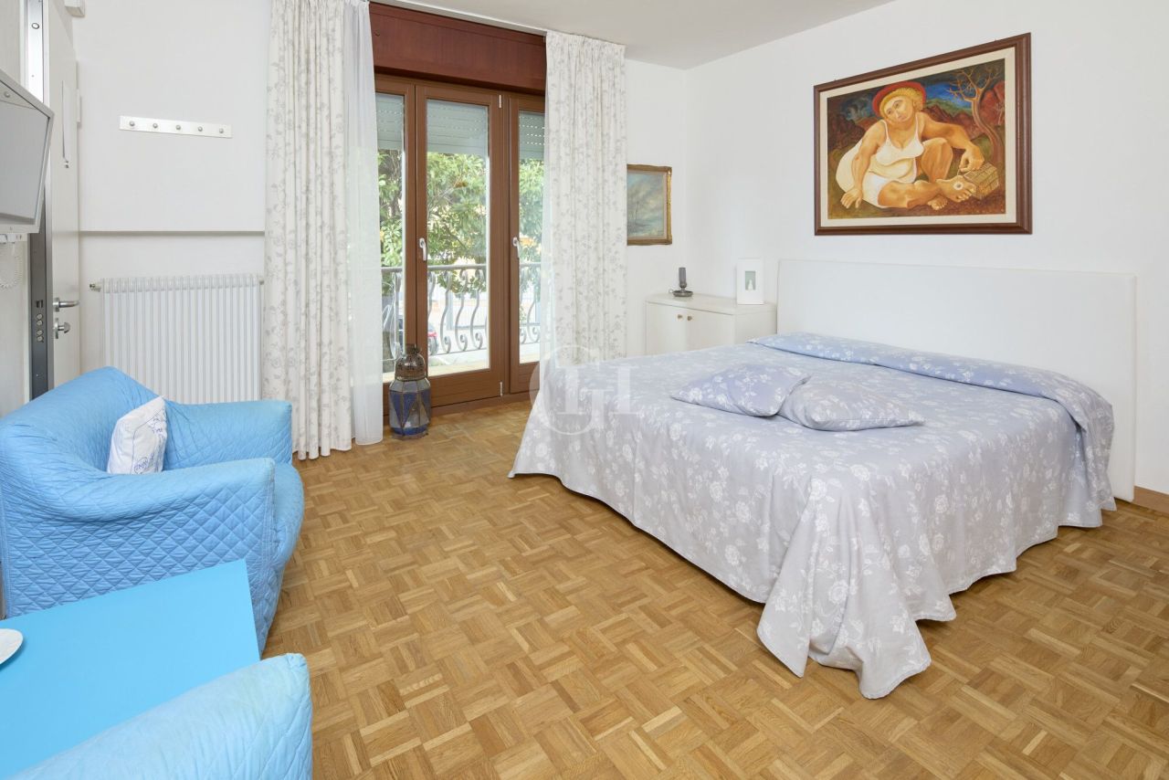 Апартаменты у озера Гарда, Италия, 175 м² - фото 6