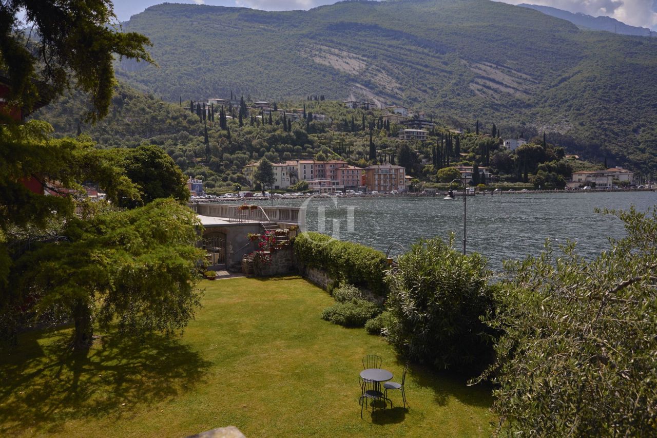 Апартаменты у озера Гарда, Италия, 175 м² - фото 15