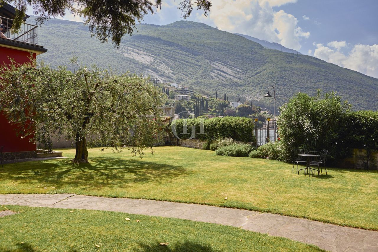 Апартаменты у озера Гарда, Италия, 175 м² - фото 14