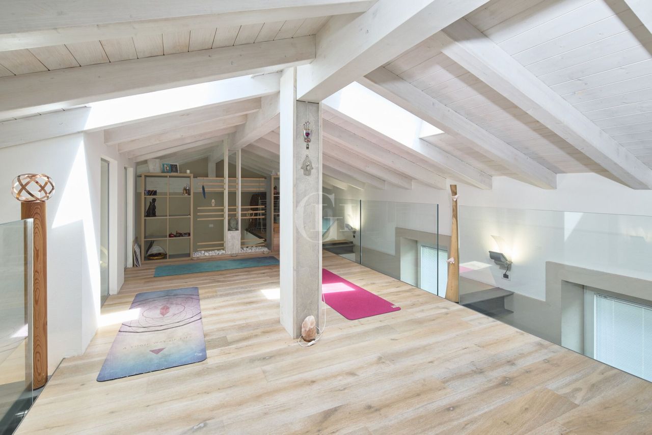 Отель, гостиница у озера Гарда, Италия, 186 м² - фото 7