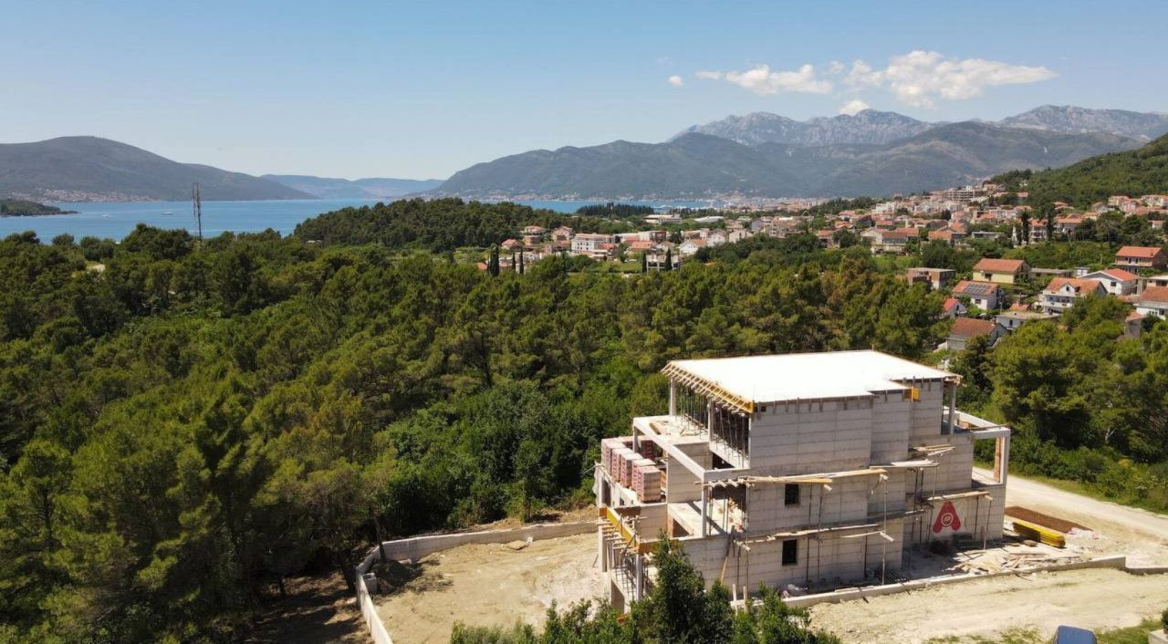 Квартира в Тивате, Черногория, 113 м² - фото 4